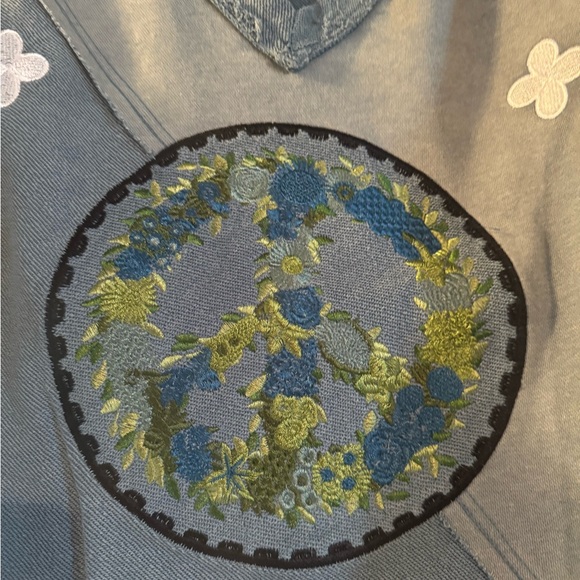 Brand New Pol Peace Sign Sweatshirt with Floral Accents - Picture 10 of 12